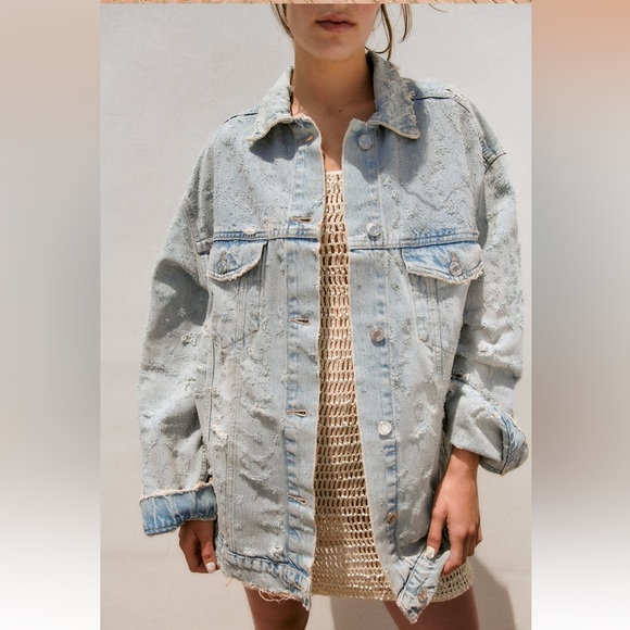 ✨SALE✨ ZARA OVERSIZED DENIM JACKET ✨SALE✨ - Picture 3 of 14